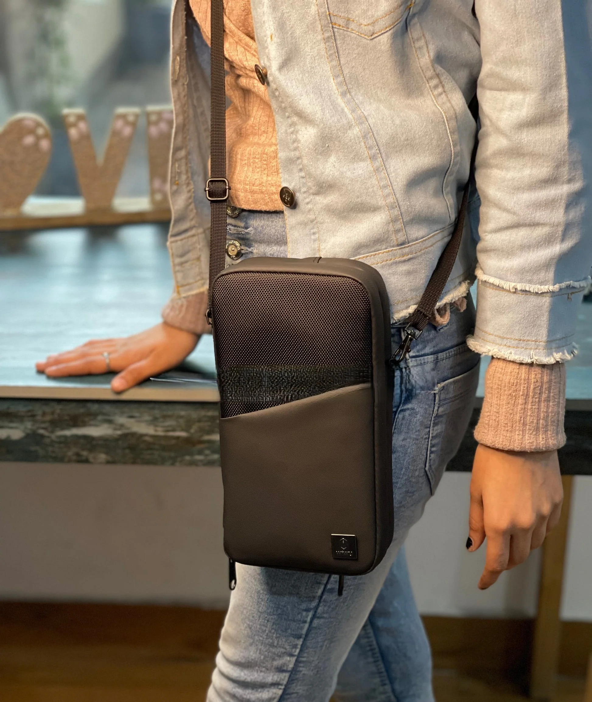Travel Mate Passport Pouch Bag - Image 3