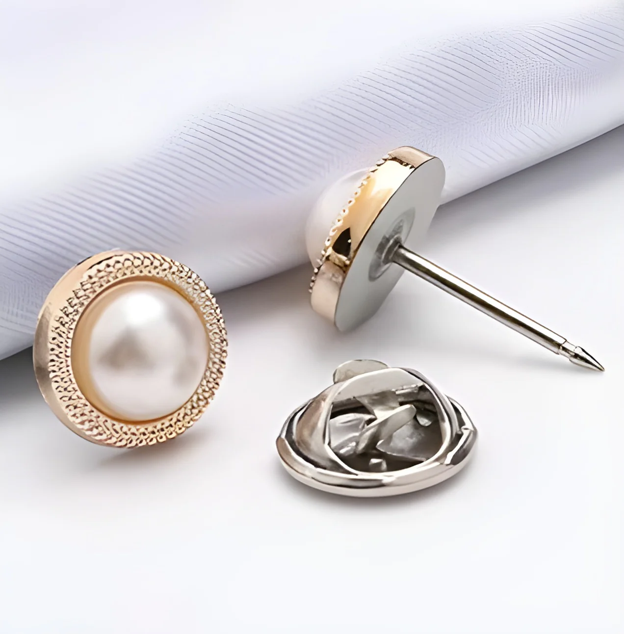 Detachable Hidden Clip for Sweaters, Shirts & Cardigans
