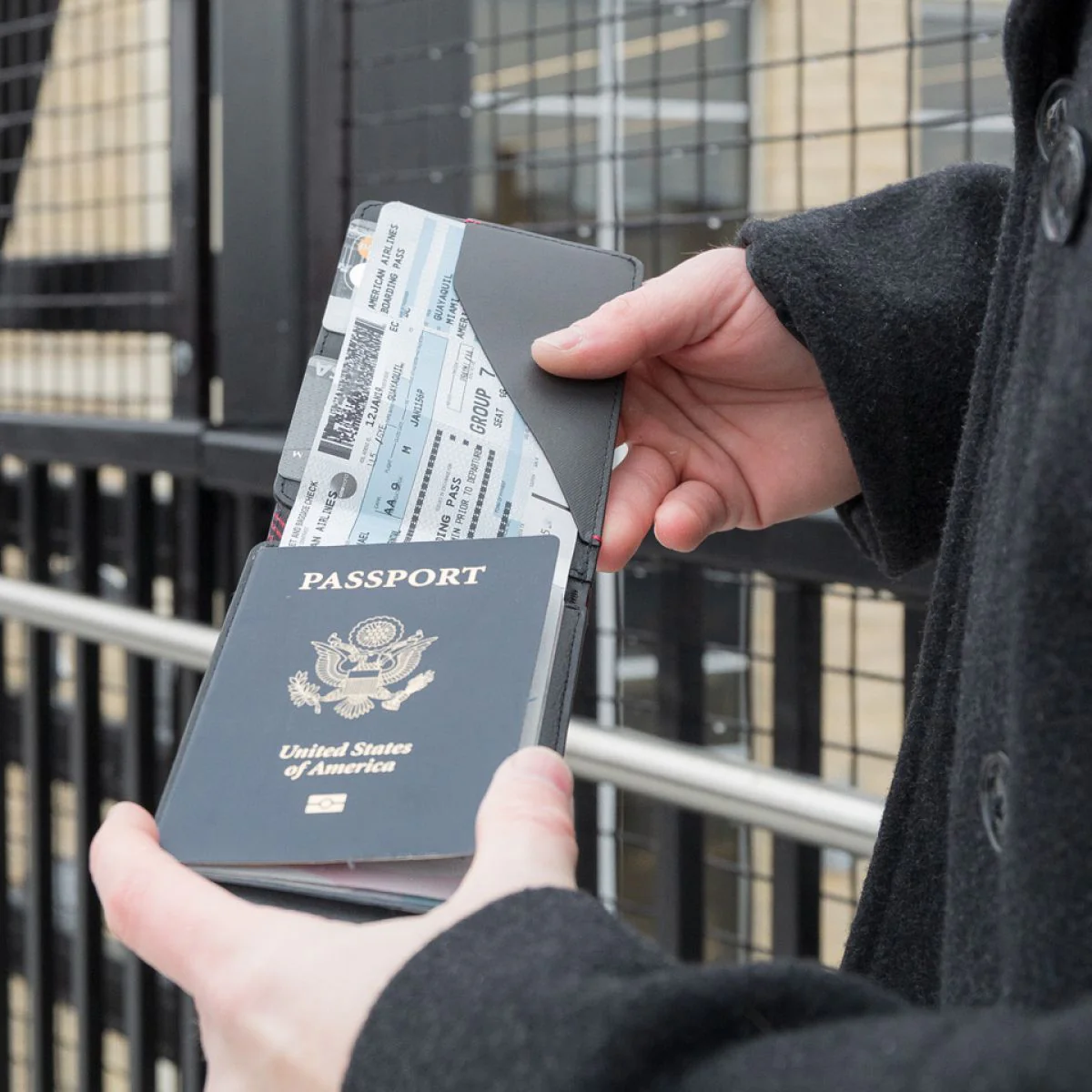 KeySmart Urban Passport Wallet - Image 3