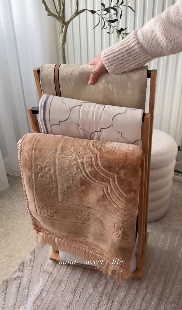 Luxury 3-Tier Prayer Mat Holder - Image 3