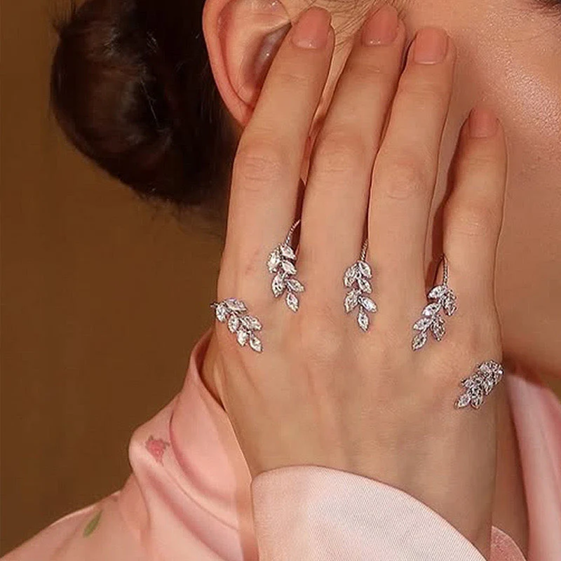Moonlit Hand Veil Jewellery - Image 2