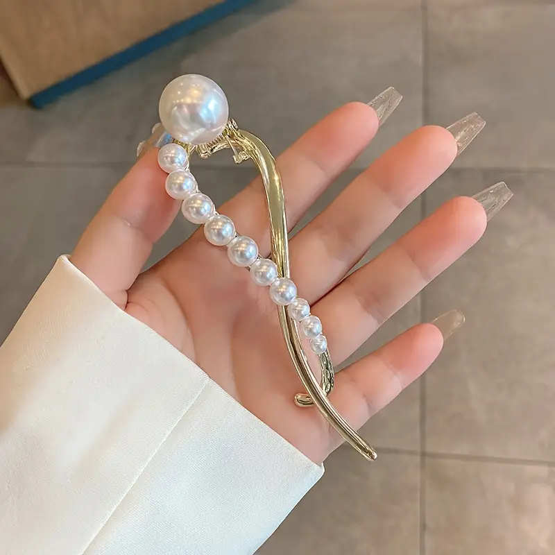 Pearl Twist Clasp Hair Clip - Image 4