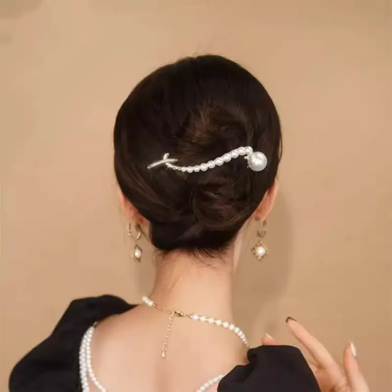 Pearl Twist Clasp Hair Clip - Image 6