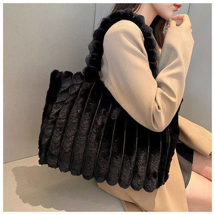 Women Stylish Fluffy Heart Shoulder Bag - Image 2